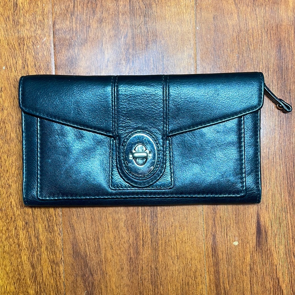 (SOLD) Coach black long wallet